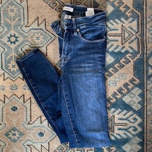 Good American blue skinny jean size 25